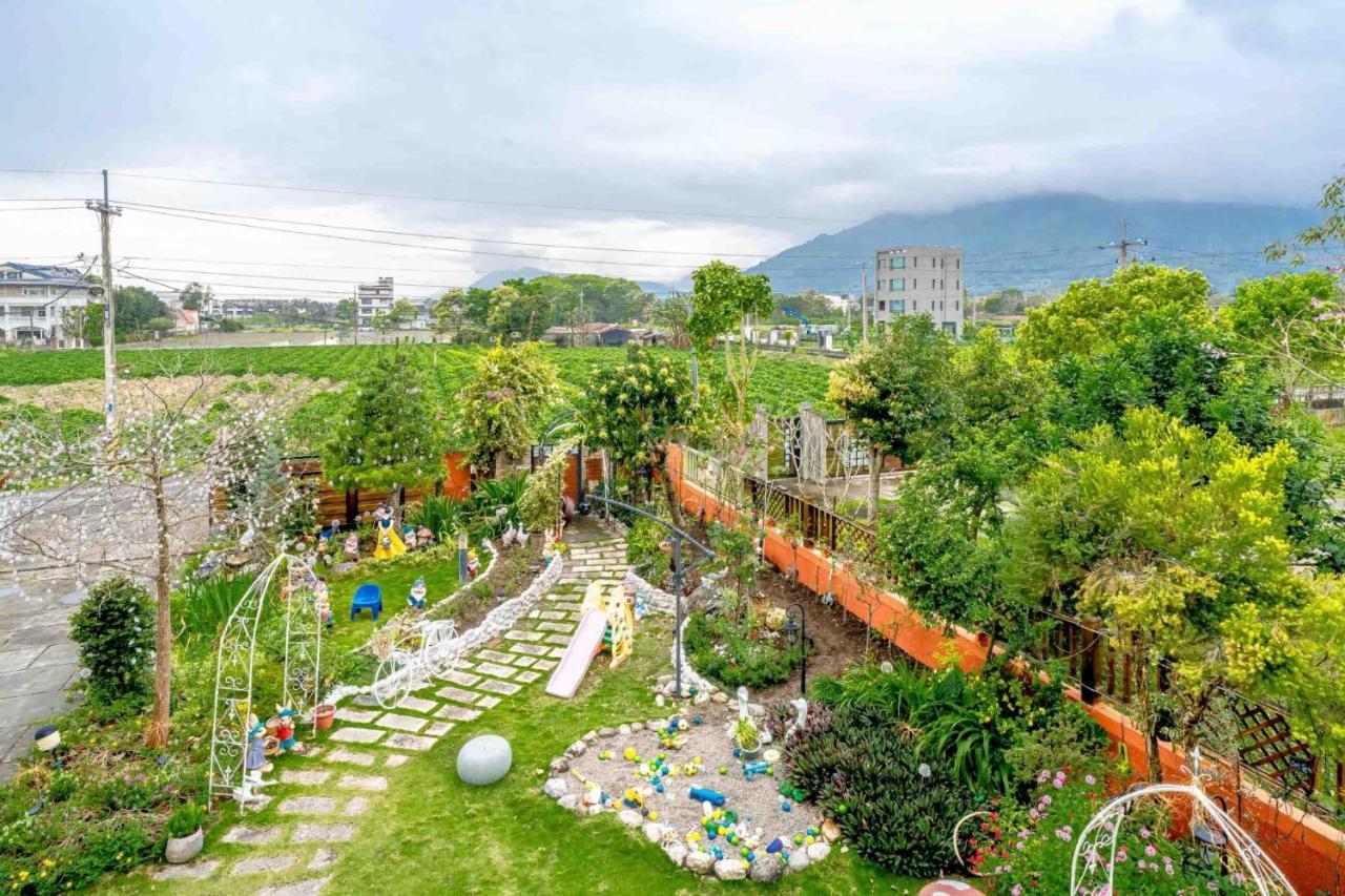 花蓮 達芙妮花園民宿 Ji'an Esterno foto